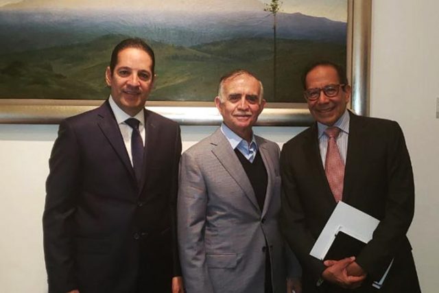 Francisco Domínguez se reúne con el jefe de la Oficina de la Presidencia y el presidente del CCE