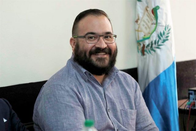 Javier Duarte permanece en prisión preventiva, ordena juez suspender su condena