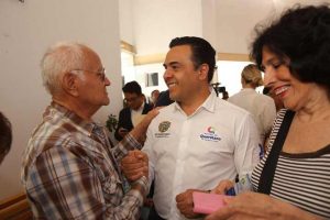 Con Médico en Tu Calle, consultas y medicinas gratis al domicilio de adultos mayores: Luis Nava