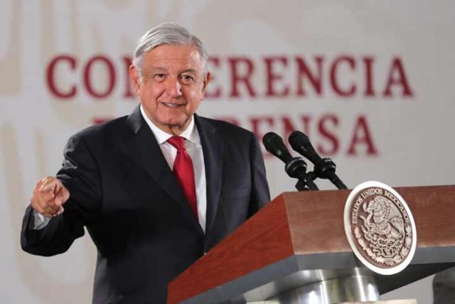 "Ya no se puede mantener el doble discurso", AMLO al señalar que Televisa ya no es lo mismo que antes