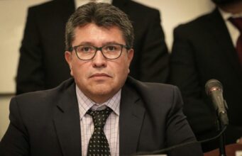 Monreal pide que EE.UU. entregue a FGR pruebas sobre huachicol fiscal