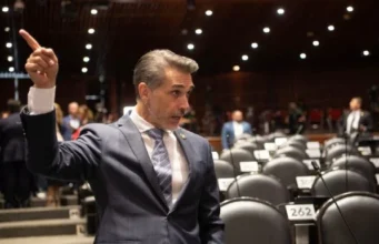Llueven críticas a Sergio Mayer por dejar el Congreso para irse a La Casa de los Famosos